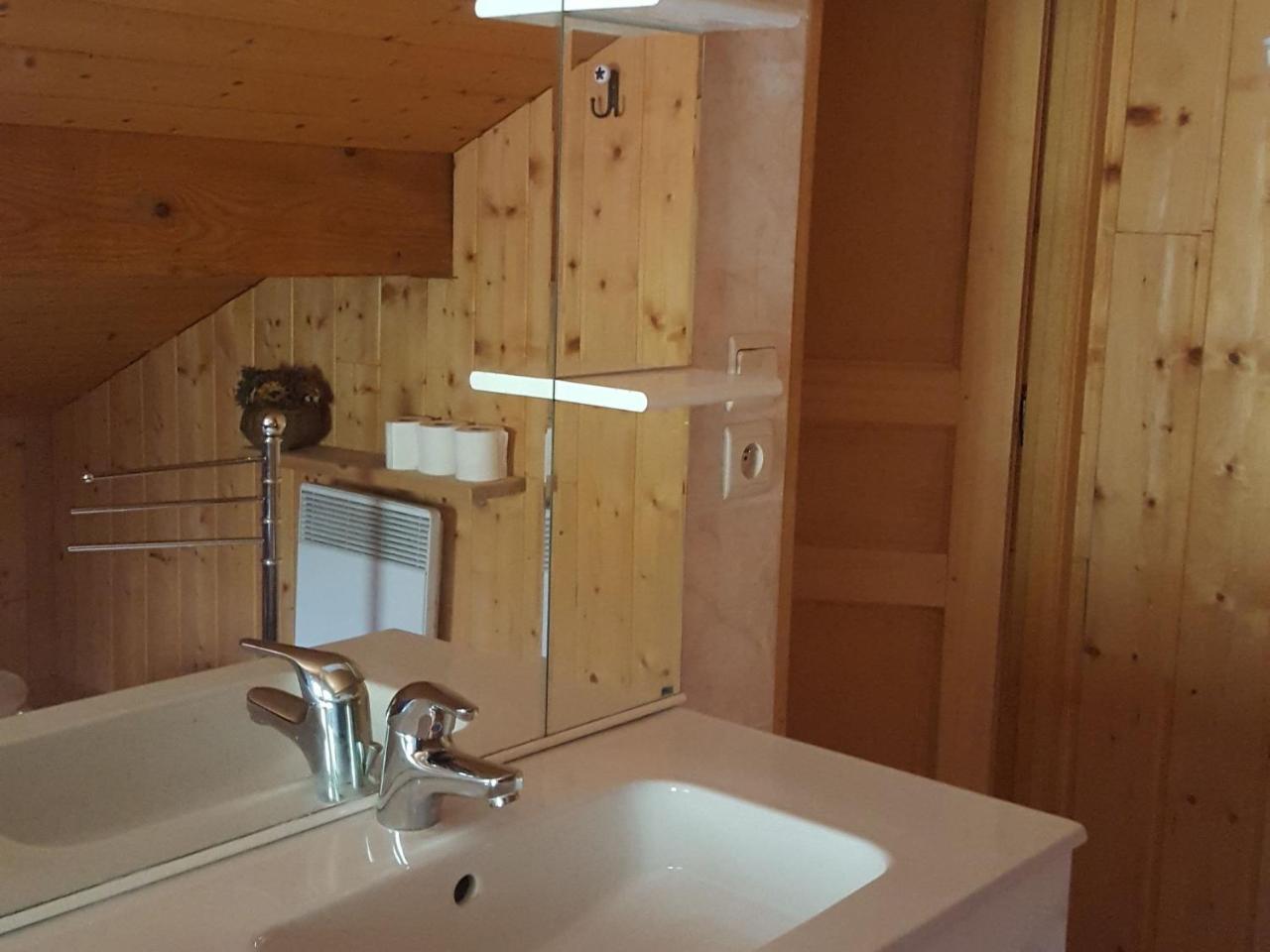 Magnificent Chalet On The Mountain Slopes Les Gets Rom bilde